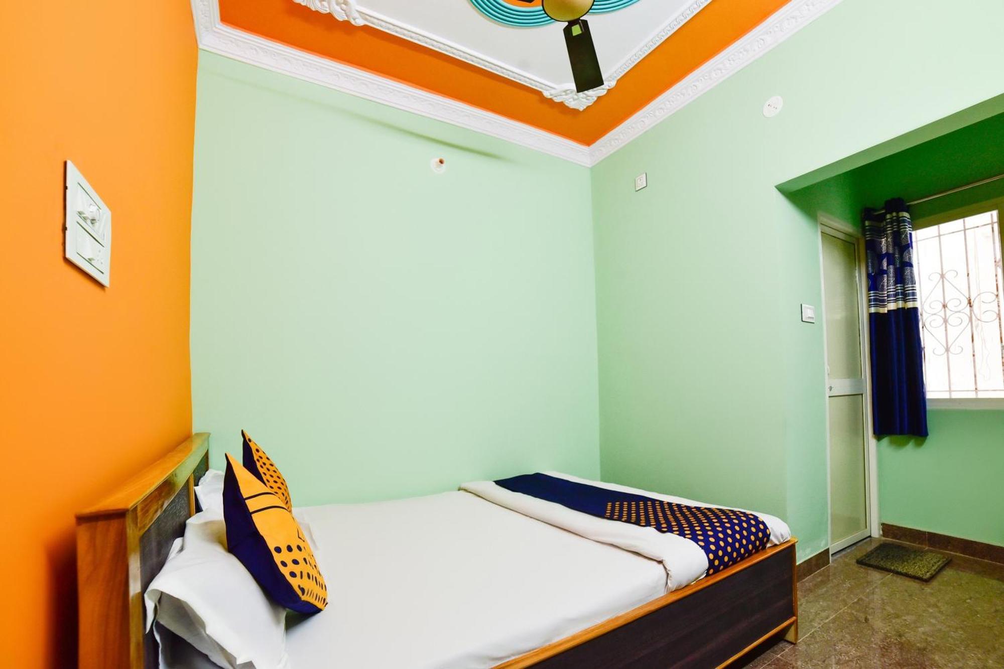Spot On Devlok Guest House Patna  Exterior photo